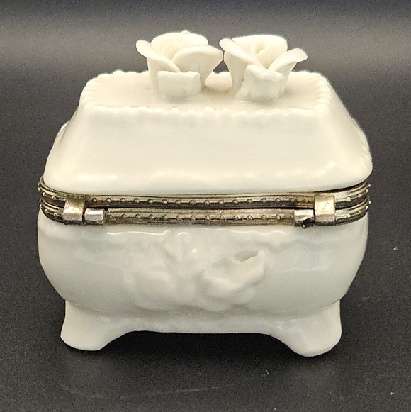 Porcelain Ceramic Floral Trinket Box - Picture 5 of 7